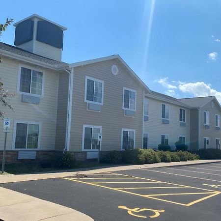 Americinn By Wyndham Oshkosh Exteriör bild