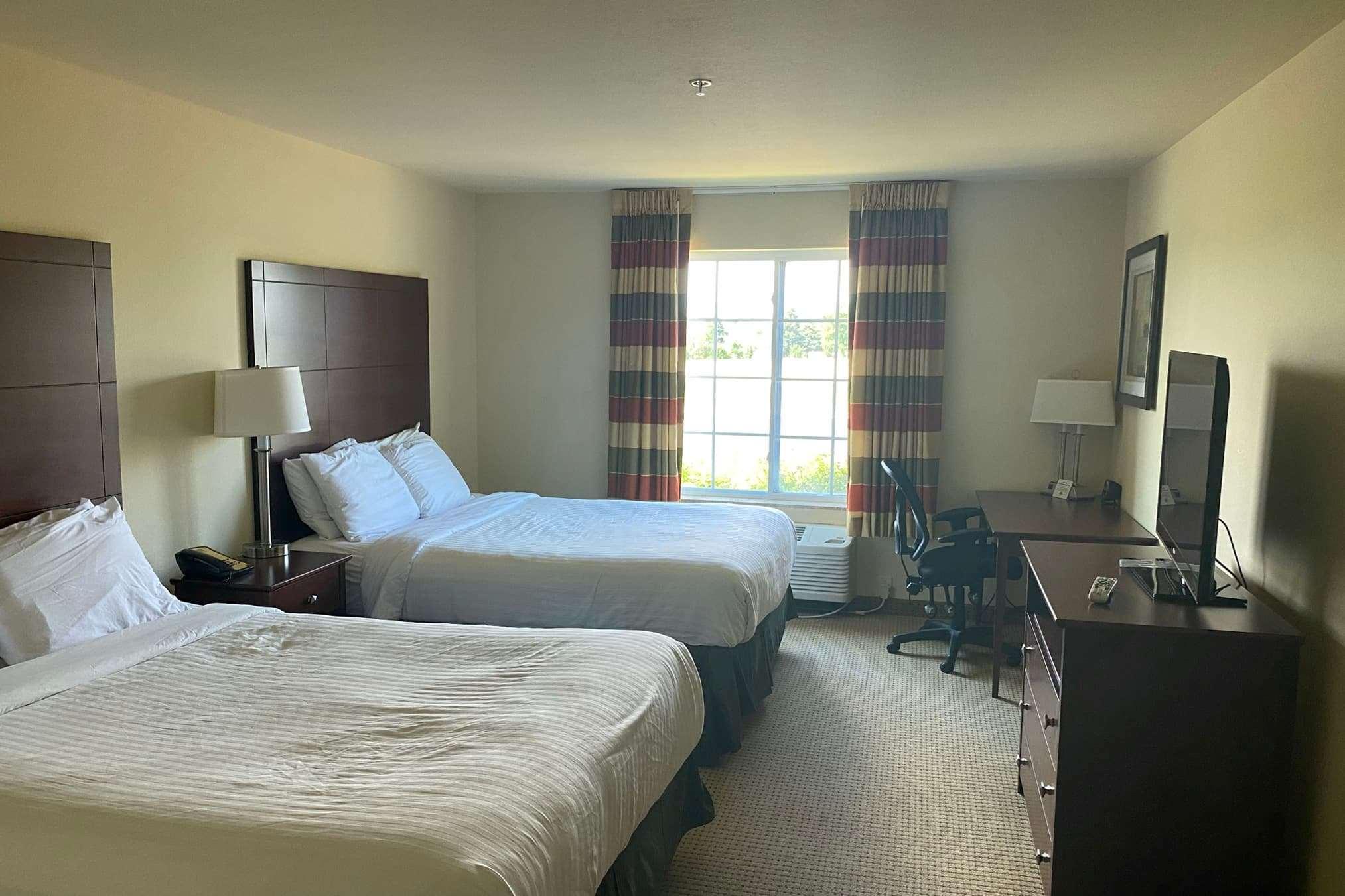 Americinn By Wyndham Oshkosh Exteriör bild