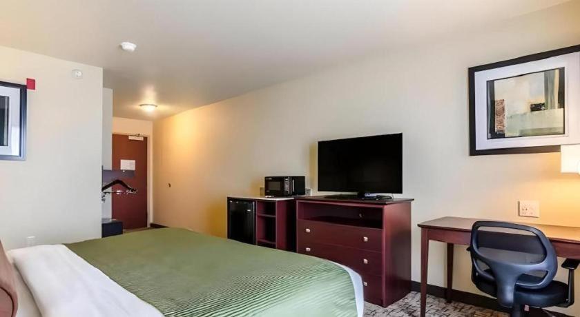 Americinn By Wyndham Oshkosh Exteriör bild