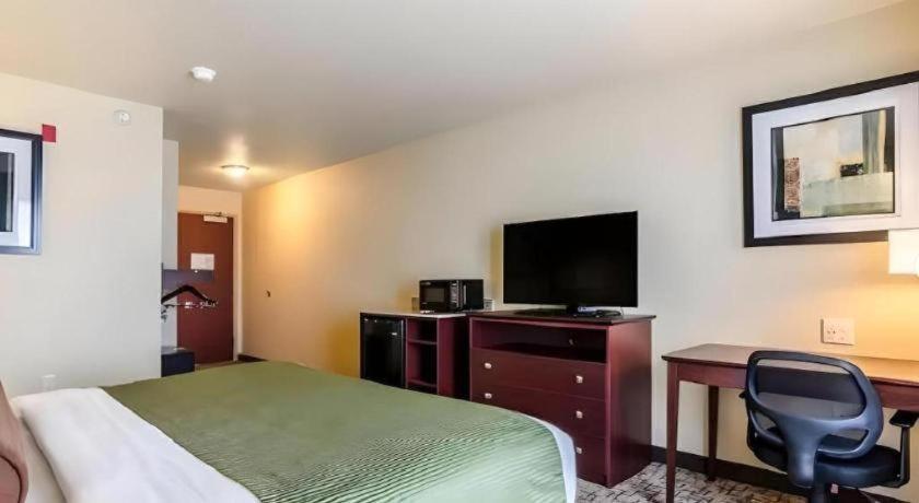 Americinn By Wyndham Oshkosh Exteriör bild